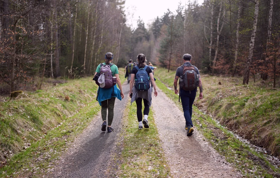 Wanderungen im Umland: draußen unterwegs, in Gesellschaft